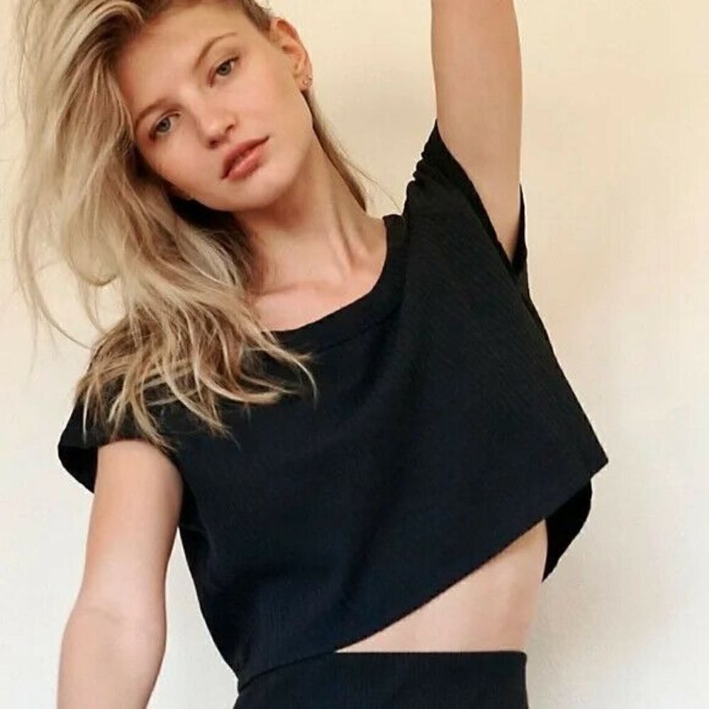 Free People Women's Black Movements Can't Handle This Ribbed Cropped Tee